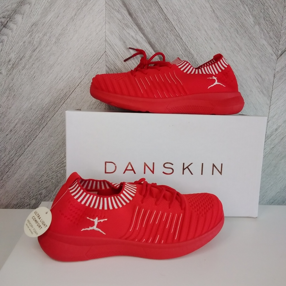 DANSKIN Women's Energy Sleep-On Lace-Up Sneaker Shoe Sz:7 Red